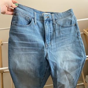 Brand new madewell curvy roadtripper jeans.